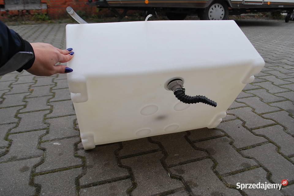 ZBIORNIK NA WODĘ Z POMPKĄ I WLEWEM Grzebowilk