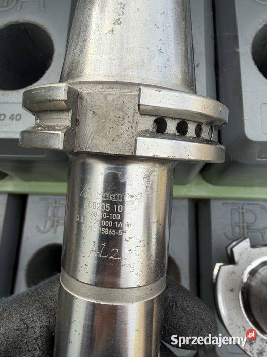 Frez VHM 10 mm 4ostrzowy na oprawce Garant SK40
