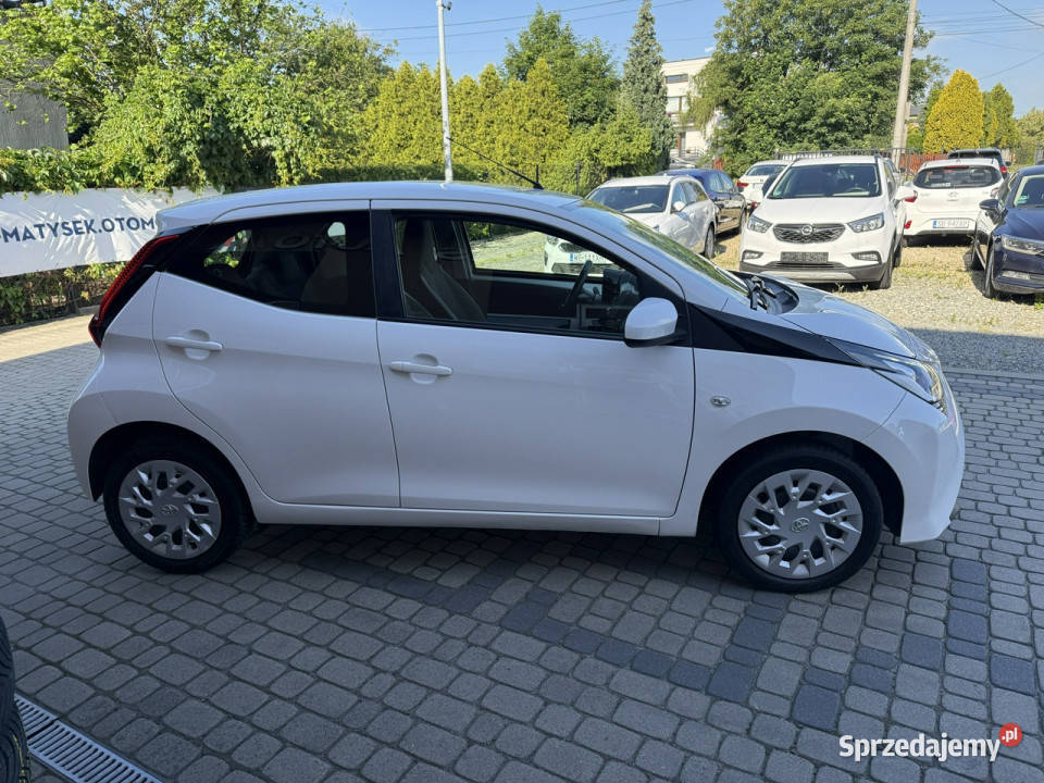 Toyota Aygo 10 72 Klima Kamera CarPlay II 2014 Hatchback Aygo Orzech