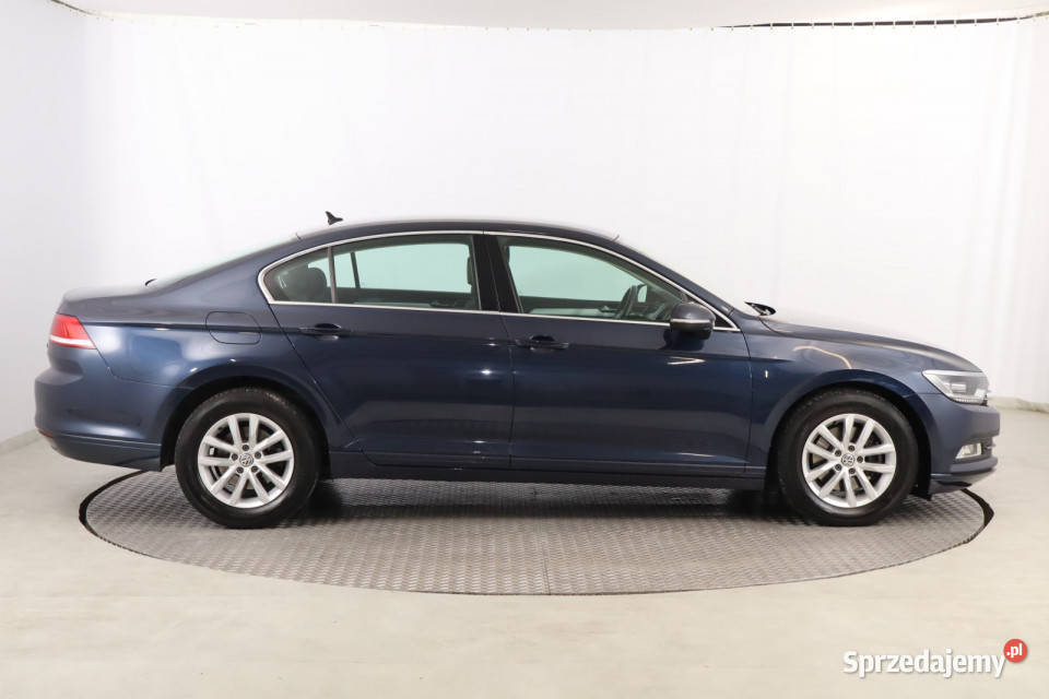 VW Passat 20 TDI światła przeciwmgielne Passat śląskie Zabrze