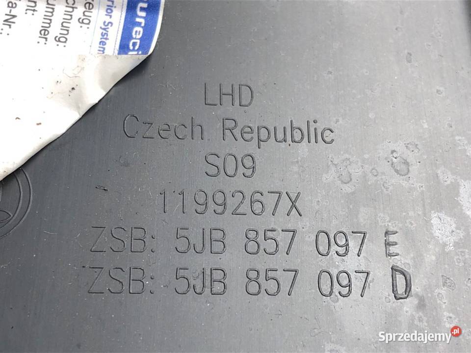 SCHOWEK PASAŻERA SKODA RAPID Hatchback PÓŁKA