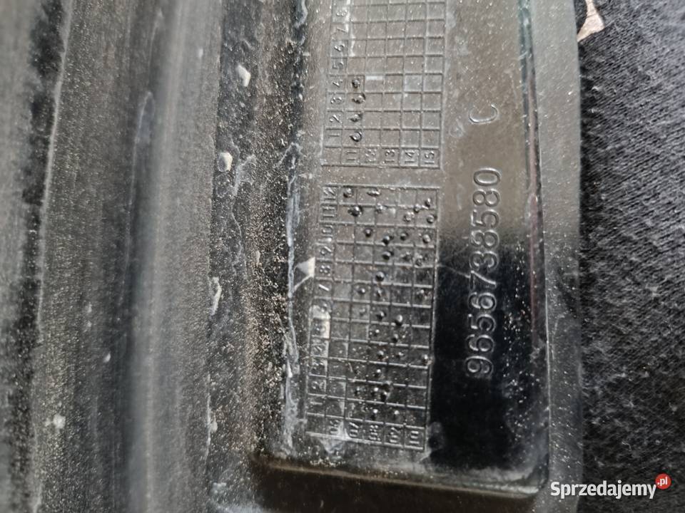 Błotnik przedni prawy Peugeot 308 I T7 20072013