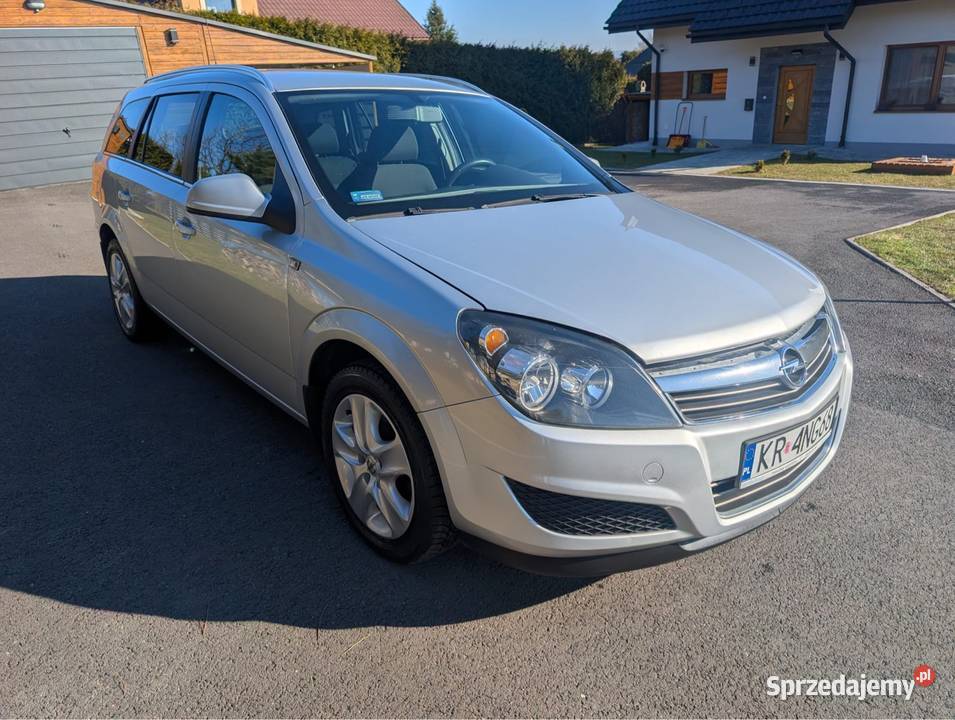 Opel Astra 2012r benzyna Polski Salon Astra Nowy Sącz sprzedam