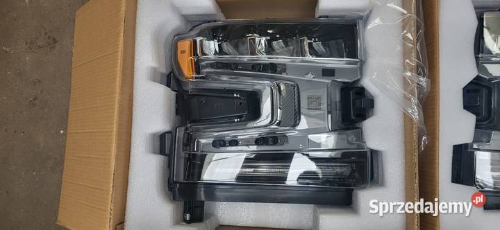 LAMPA PRZEDNIA PRAWA REFLEKTOR LED NOWY Mojusz