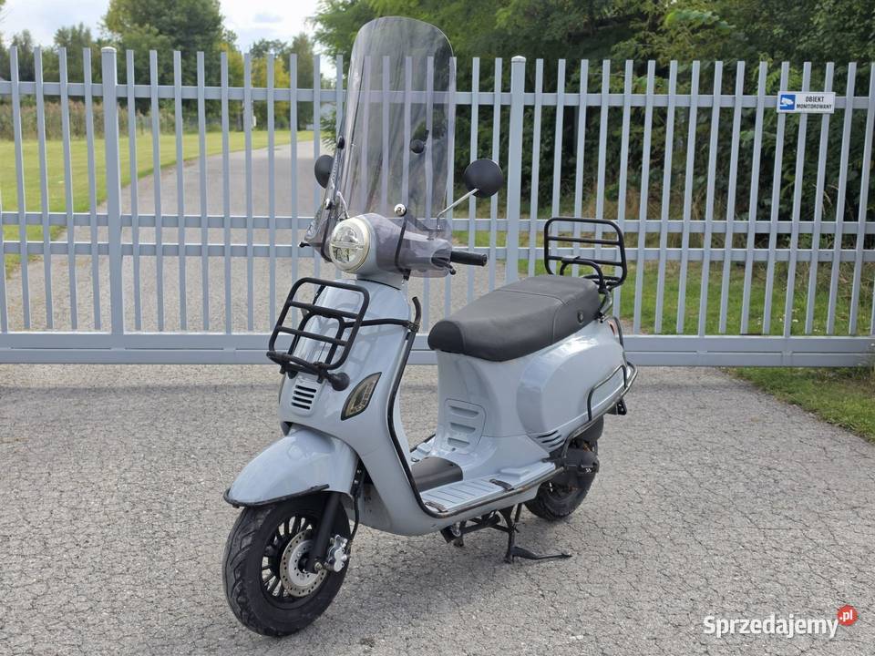 Skuter AGM VX50 w stylu retro Vespa