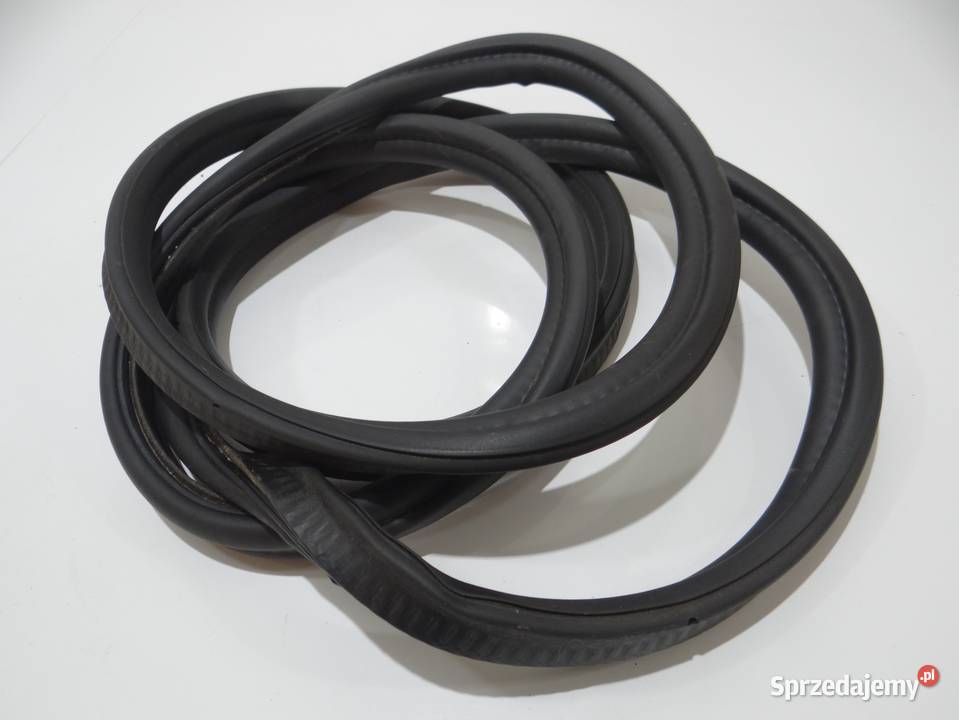 USZCZELKA BAGAŻNIKA BMW F10 7204298 Części samochodowe Strzyżewice