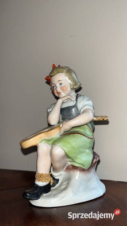 Śliczna Figurka dziewczynki z gitarą Bez Gdańsk