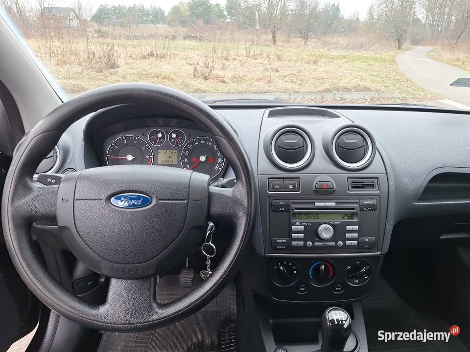 Ford Fiesta 13 60 2007r w stanie benzyna Zawiercie