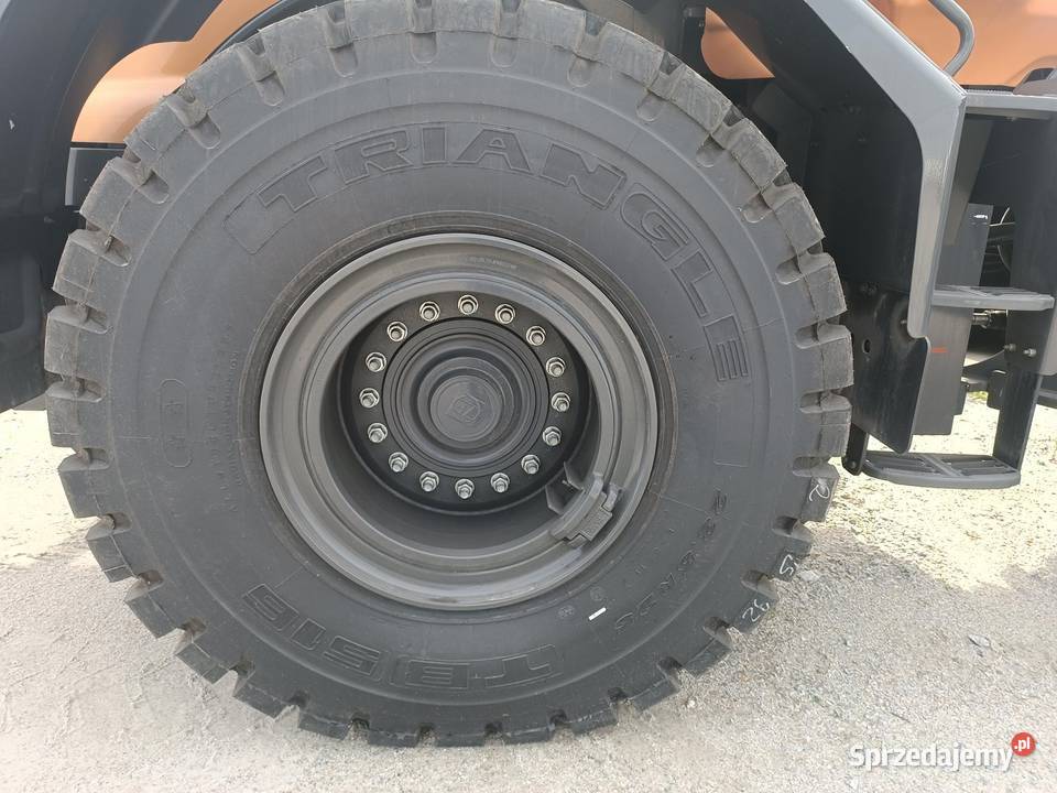 Opona triangle 235 R 25 235