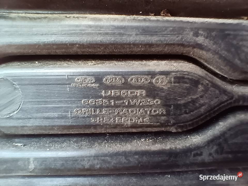 Grill ATRAPA KIA RIO SEDAN 863511W230 CHROM osobowe Atrapy lubuskie