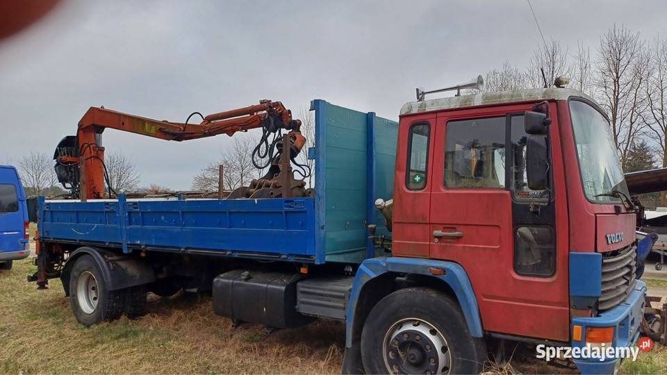 Na sprzedaż Volvo FL6 z 1991 roku, wyposażone w zabudowę skrzyniową oraz dź