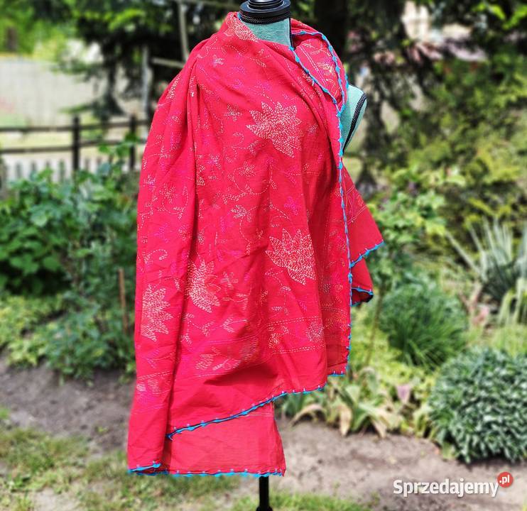 Duża chusta szal dupatta haftowana czerwona Dla kobiet Pozostałe zachodniopomorskie