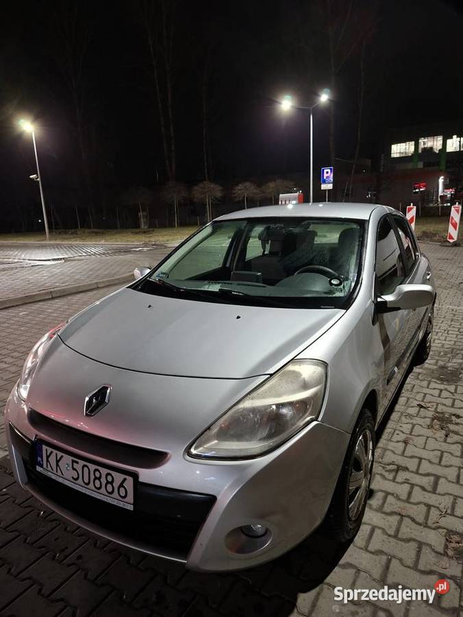 Renault Clio III 12 TCe 101 srebrny
