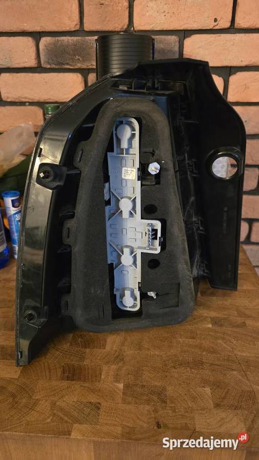 Lampa prawy tył opel zafira B 2006 Sosnowiec sprzedam