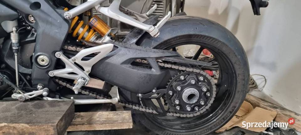 WAHACZ TRIUMPH SPEED TRIPLE 1200 RS TYŁ osobowe Lipno
