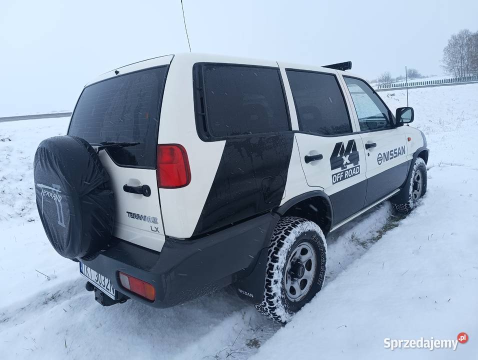 Nissan terrano ii 24 benzyna 4x4 84 bezwypadkowy Chmielnik