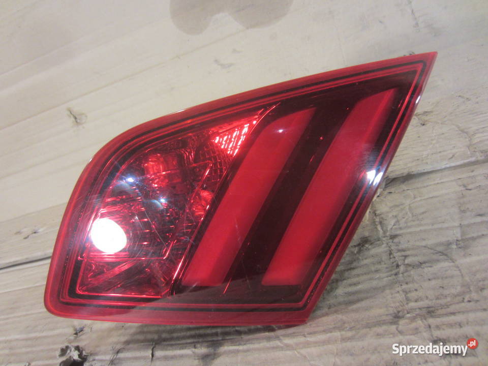 Lampa prawa tył tylna klapy Peugeot 308 2013 HB Oświetlenie Szczecin