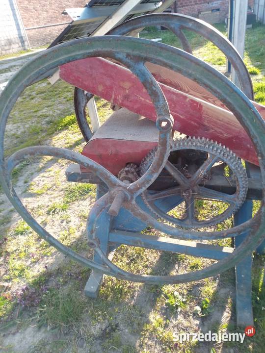 Fabryczna sieczkarnia Frampol