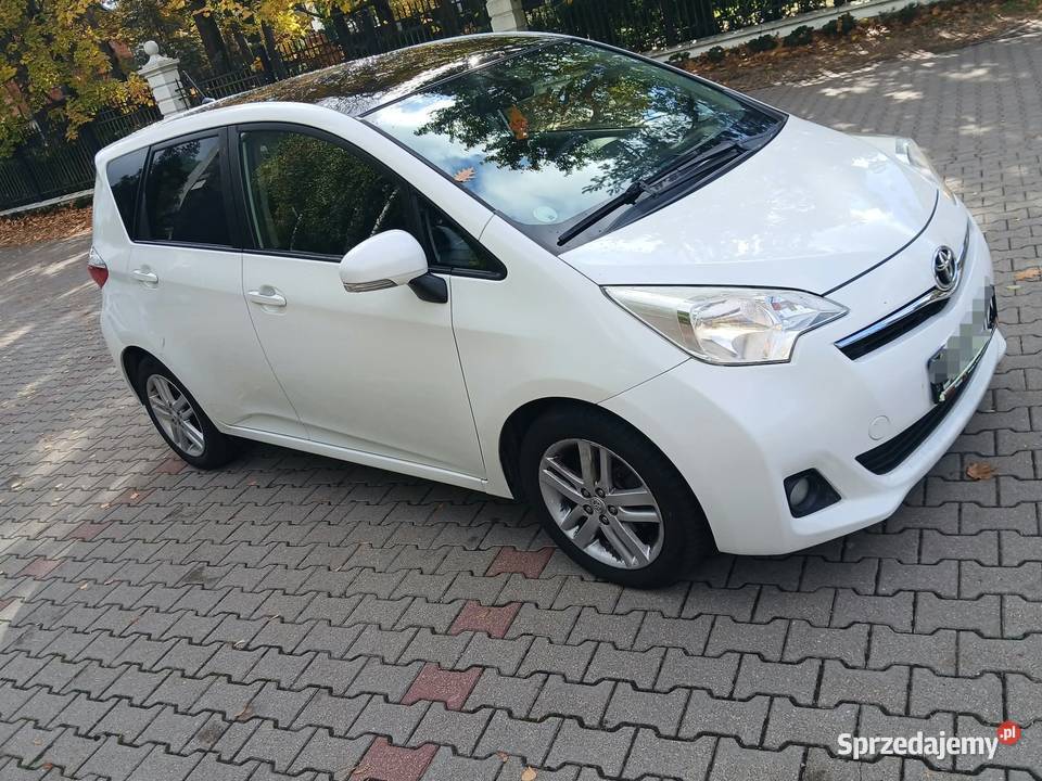 Toyota Verso S 14 D4D Panorama Nawi Kamera Rok produkcji 2014 Warszawa