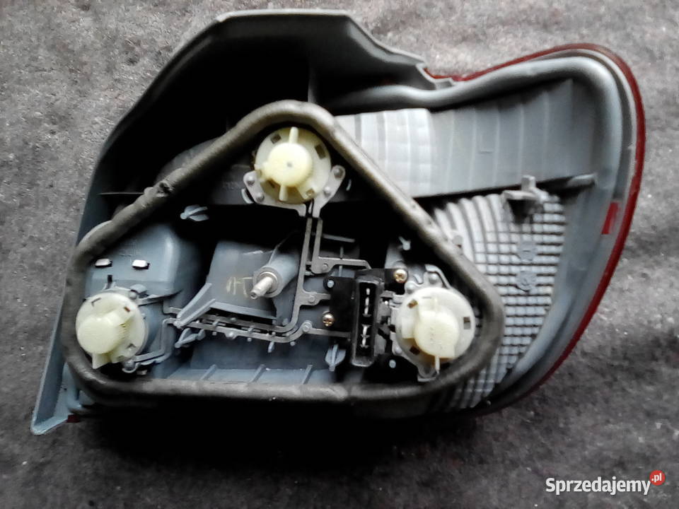 Lampa tylna lewa Toyota oryginalna wysyłka Lewe Oświetlenie Chocianów