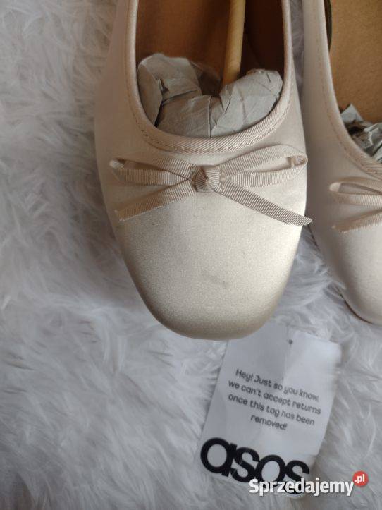 41 ASOS Kremowe baleriny wieczorowe z Londynu biały Kraków