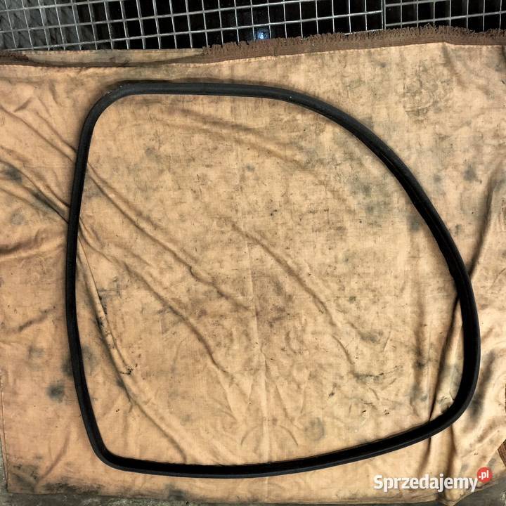 Uszczelka drzwi prawych przednich BMW E65 E66 osobowe Uszczelki Poręba