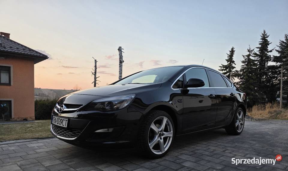 Opel Astra j 14 turbo LPG sedan 2017 r 140KM Olkusz