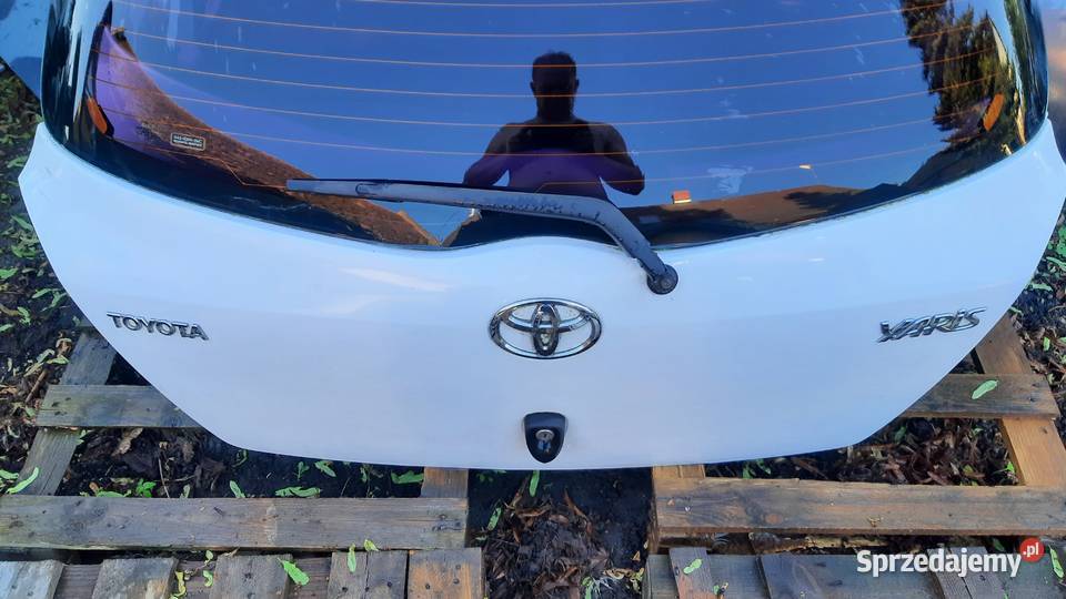 klapa bagażnika TOYOTA YARIS II kompletna biała osobowe Dębno