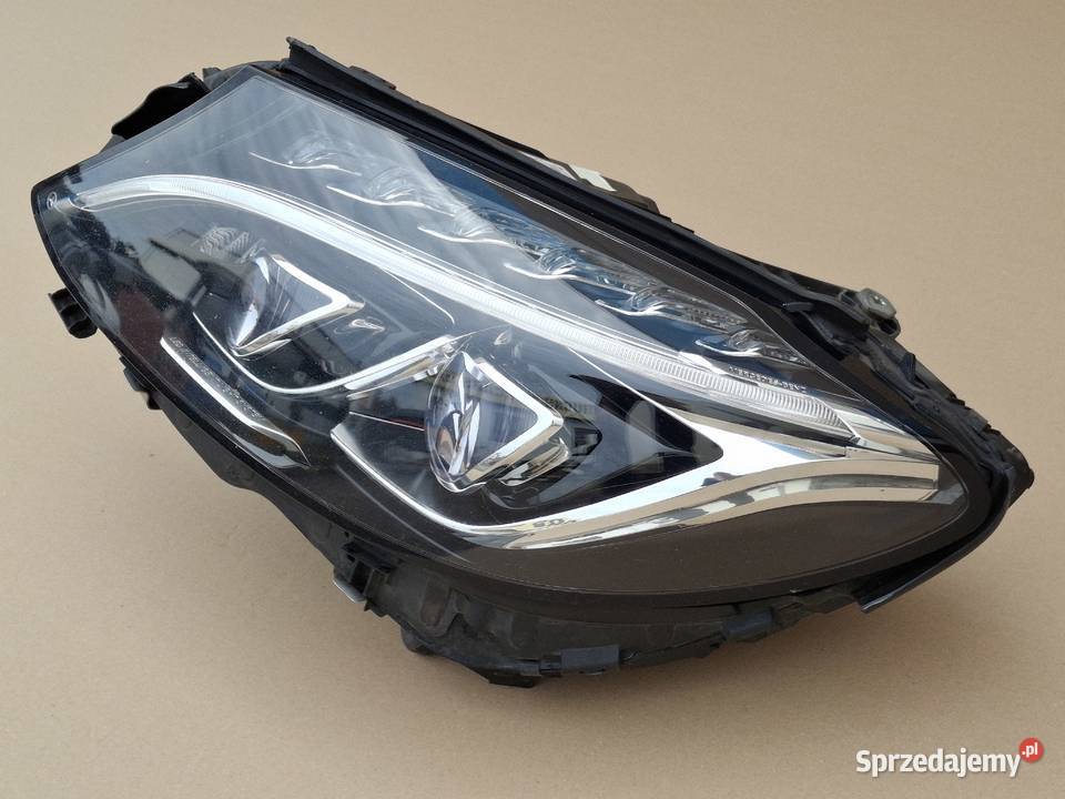 MERCEDES CKLASA W205 REFLEKTOR LEWY FULL LED Bieleń