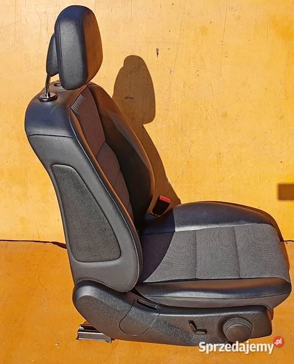 MERCEDES W204 SEDAN 2011 FOTELE KANAPA KOMPLET Radom sprzedam