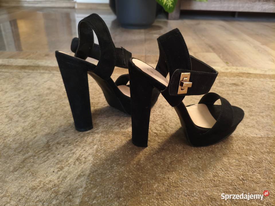 Czarne sandały na wysokim słupku Bełżyce