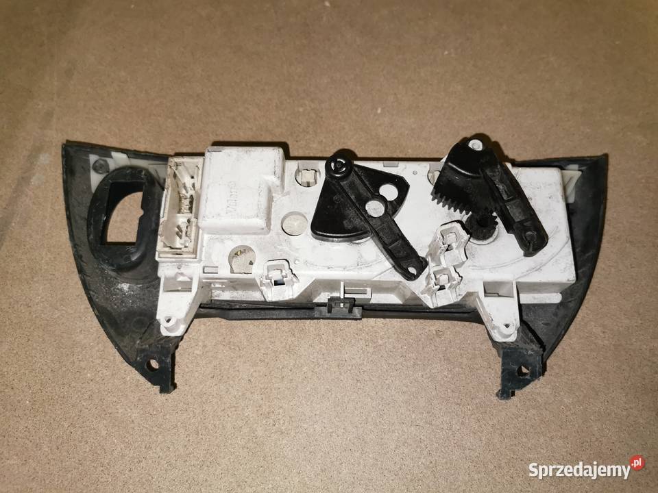 Renault Megane Panel klimatyzacji nawiewu