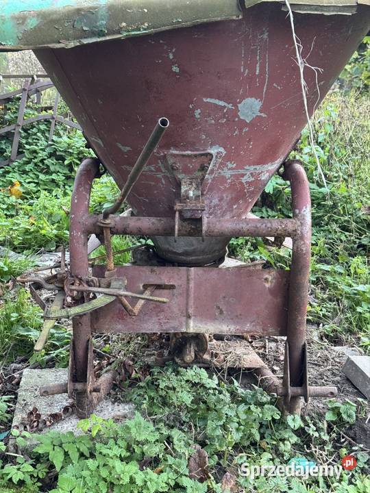 Rozsiewacz do nawozu na chodzie Markowa