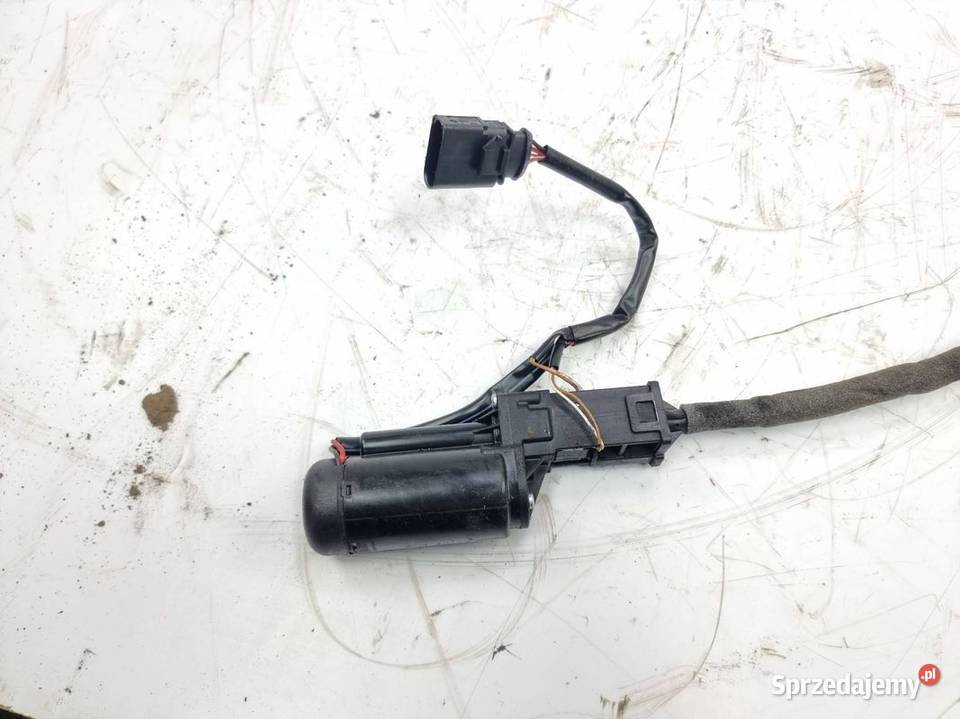 DOCIĄG KLAPY AUDI A8 D3 osobowe Części samochodowe Lipno