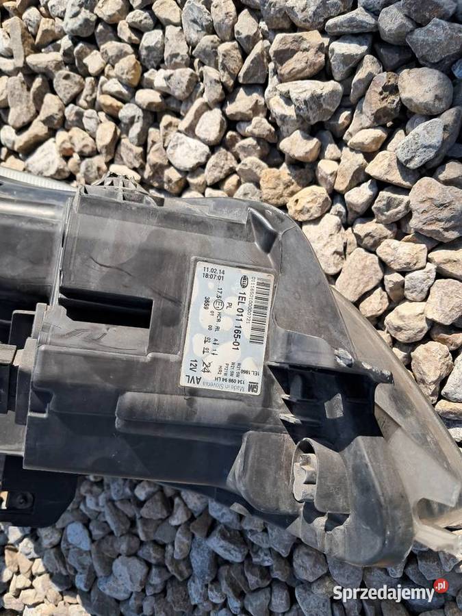 Lampa przod przrdnia lewa prawa Opel Insignia osobowe Chełm
