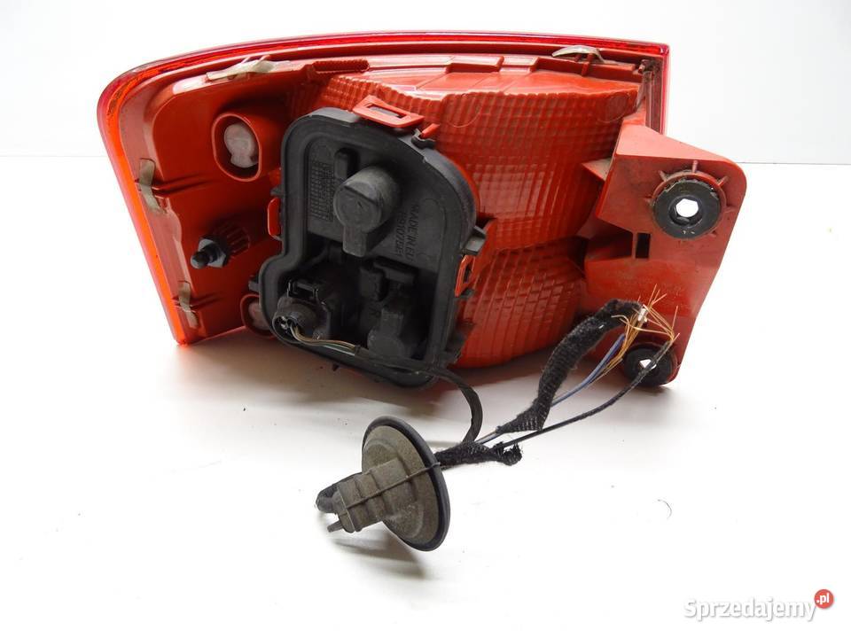 LAMPA PRAWA PRAWY TYŁ TYLNA W BŁOTNIK 4G5945096