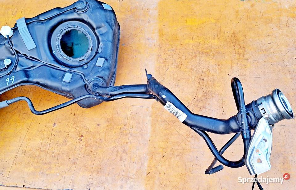 MERCEDES W204 LIFT SEDAN ZBIORNIK PALIWA Radom