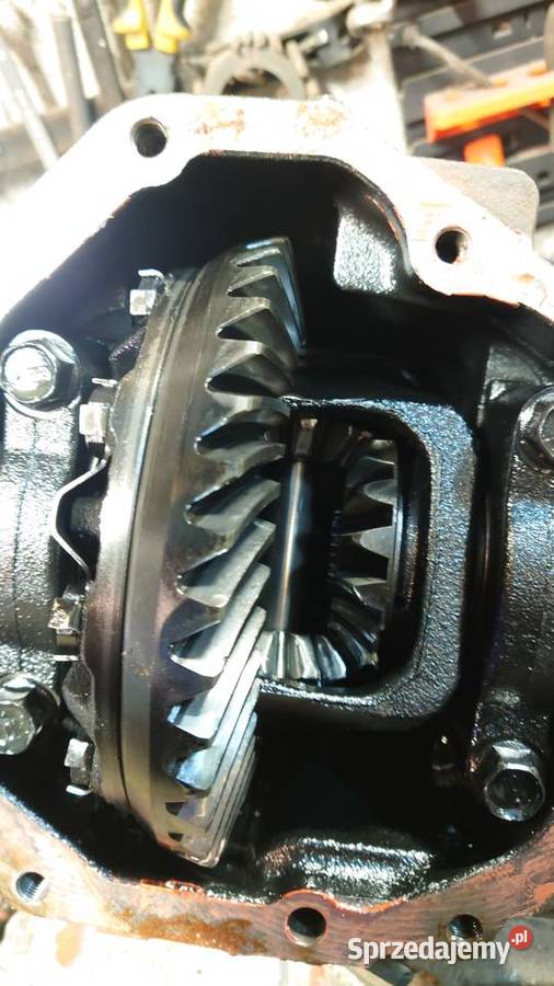 Most przedni do Toyoty Land Cruiser serii 100 Rok produkcji 1999 Karnice