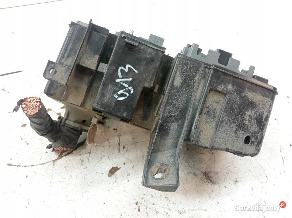 SKRZYNKA BEZPIECZNIKÓW 591940YA1 GH 20 B 146 osobowe świętokrzyskie sprzedam