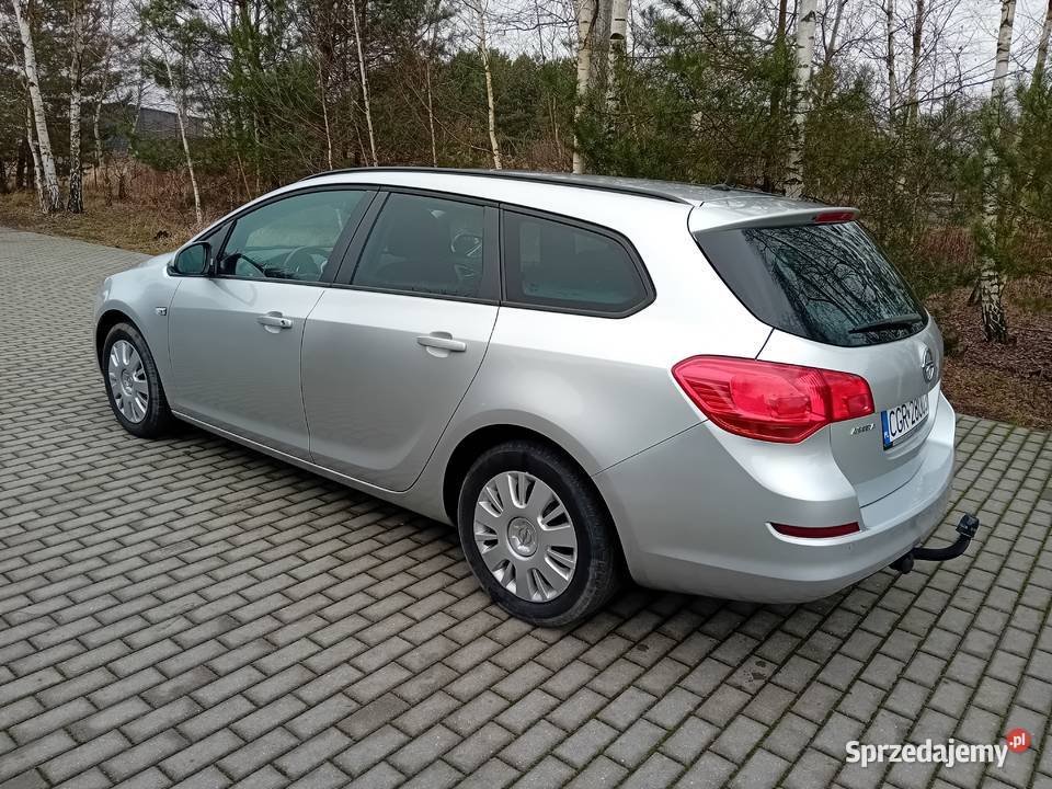 Opel Astra J 16 benzyna kombi Grudziądz