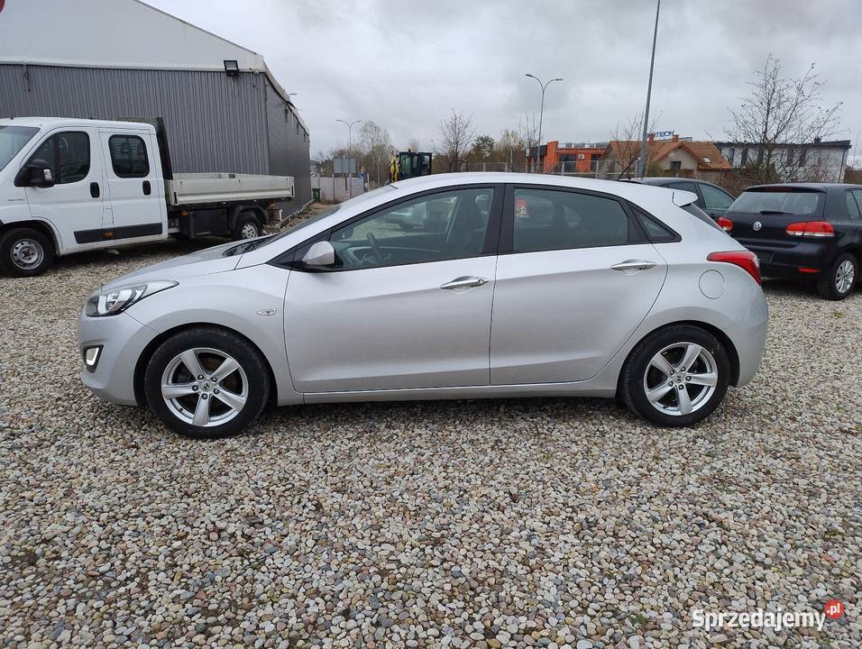 Hyundai i30 14 benzyna ledy 2x koła Samochody osobowe Białystok