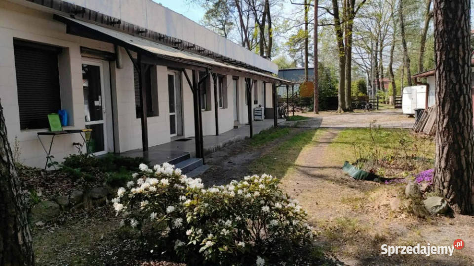 Budynek użytkowomieszkalny garaże PKP Sprzedaż Międzyborów