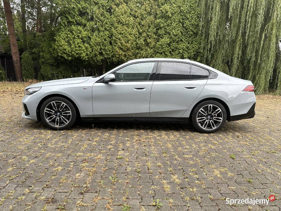 BMW 520i MPAKIET wynajem z wykupem w kwocie 4590 automatyczna Warszawa