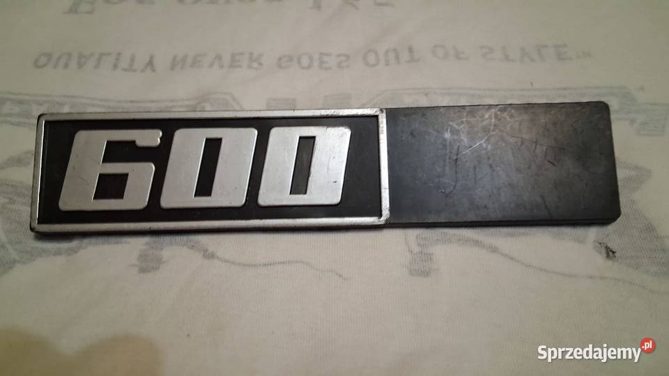Nowe emblematy Fiata 126p Chrzanów