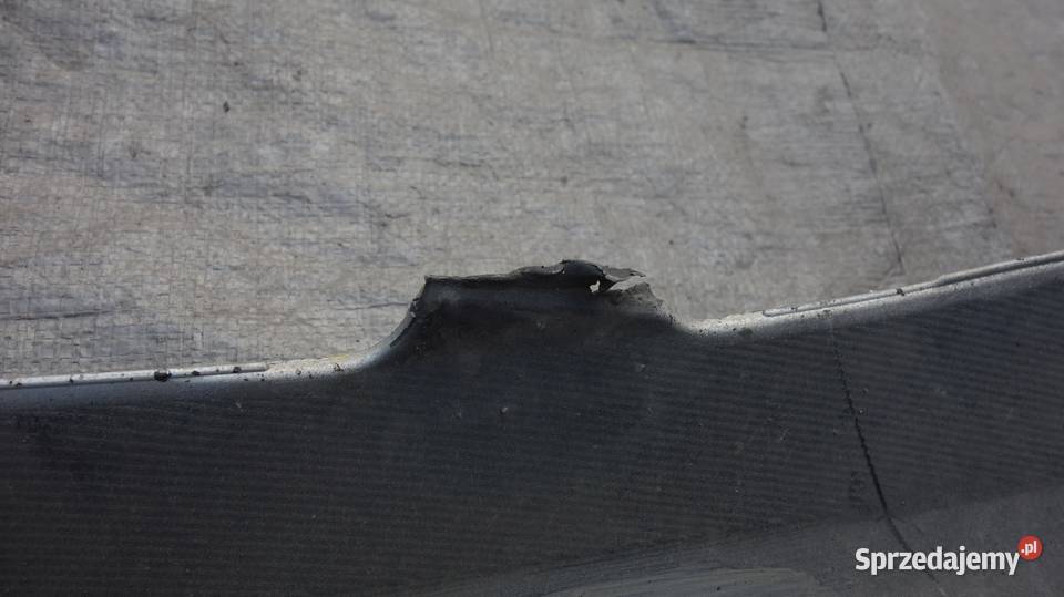 TOYOTA COROLLA E18 13 ZDERZAK TYŁ TYLNY Ruda Śląska