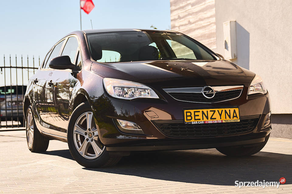 Opel Astra IV HATCHBACK 14 benzyna 100 Płock