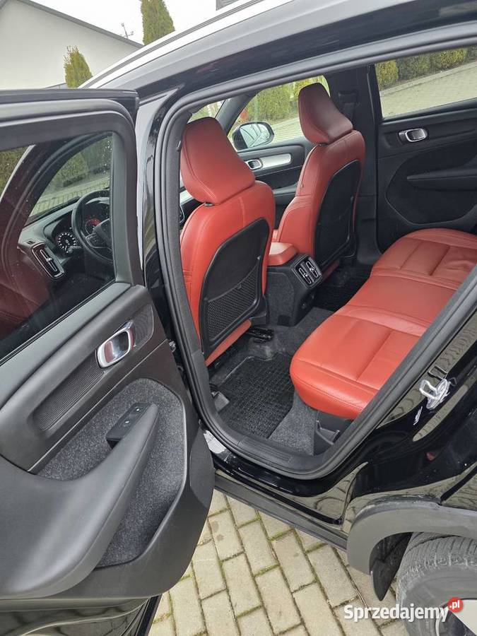 Volvo xc40 2019r 247 T5 AWD Momentum Krupe