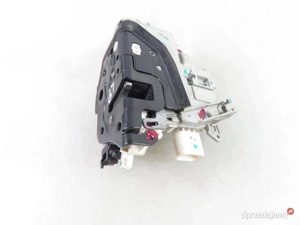 ZAMEK LEWY PRZEDNI AUDI Q5 8J1837015C