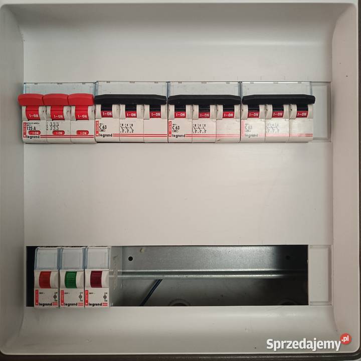 Rozdzielnia natynkowa LEGRAND 2X12 Drużyna