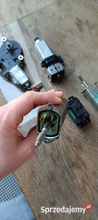 Komplet 4 silniczków szyb elektrycznych w Warszawa